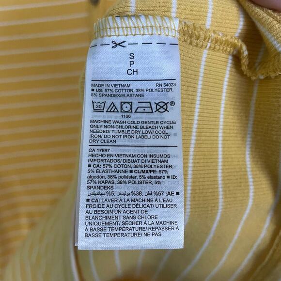 Old Navy Short Sleeve Scoop Neck Top Button Neckline Cotton Blend Size Small - Picture 2 of 4